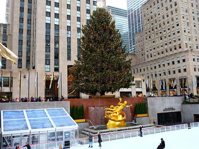Qué ver y hacer en Midtown Manhattan - Pista de patinaje del Rockefeller 