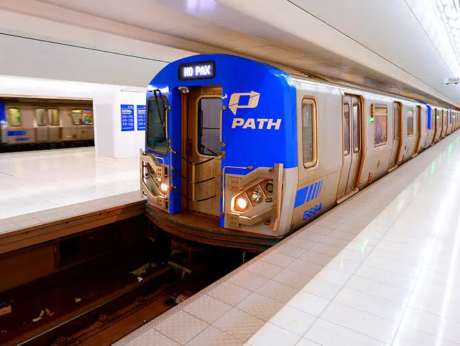 PATH en Nueva York - Tren