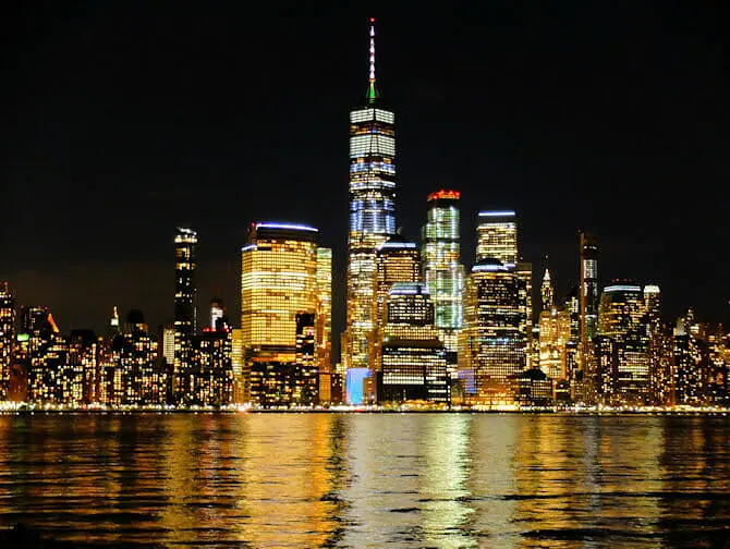 Crucero con cena en Nueva York Bateaux - skyline