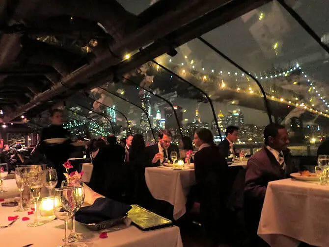 Crucero con cena en Nueva York Bateaux