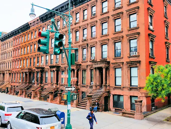 Qué ver y hacer en Harlem - Brownstones