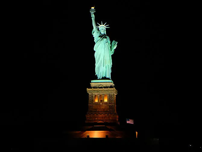 Crucero al atardecer por la Estatua de la Libertad -Lady Liberty