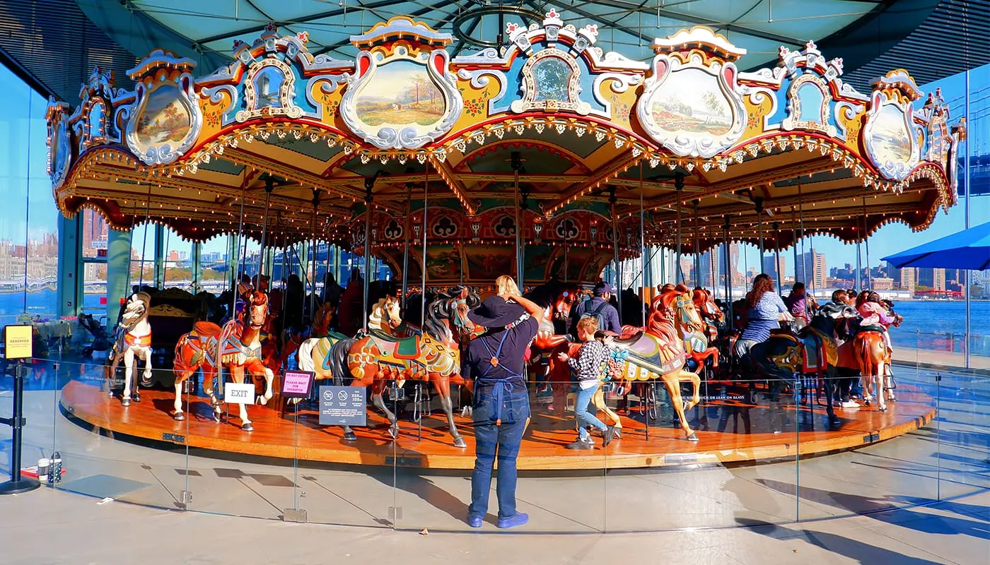 Jane's Carousel en Brooklyn - Tiovivo