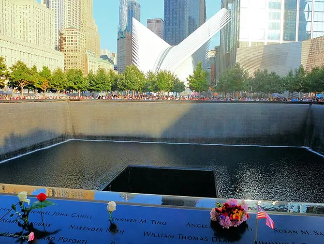 Monumento del 11-S en Nueva York - Rosas