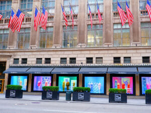 Saturday shopping 5th Avenue