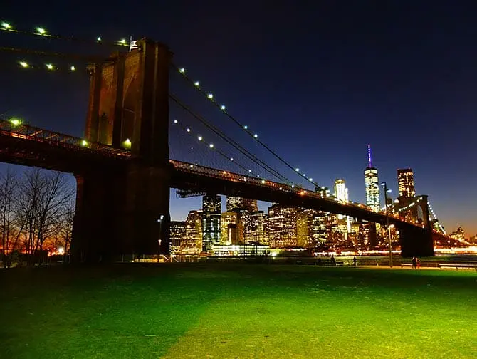 Parques en Nueva York - Brooklyn Bridge de noche
