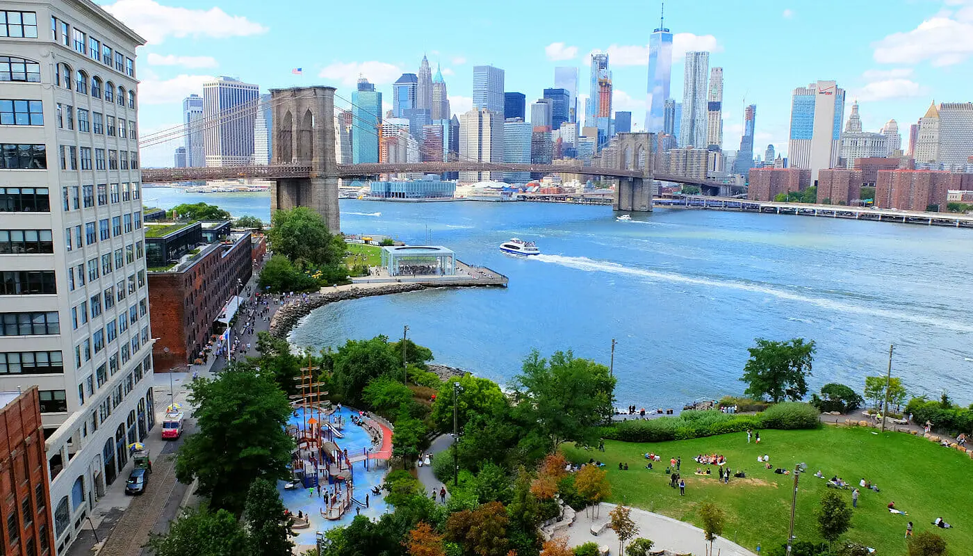 Parques infantiles en Nueva York - Main Street Playground