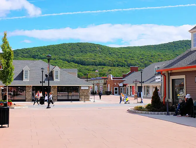 Woodbury Common Premium Outlet Center en Nueva York - Plaza