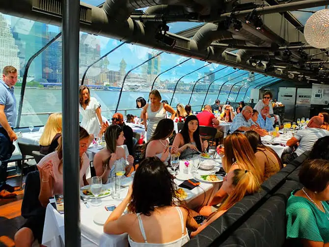 Bateaux crucero con almuerzo en Nueva York - Comida