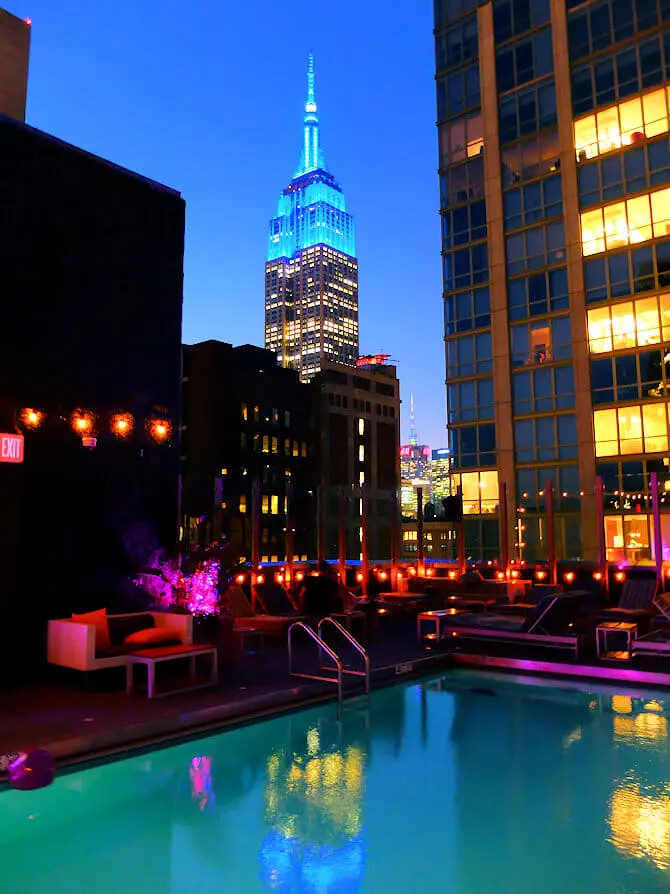 Nadar en Nueva York - Royalton Hotel