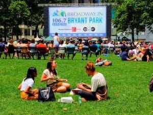 Broadway en Bryant Park