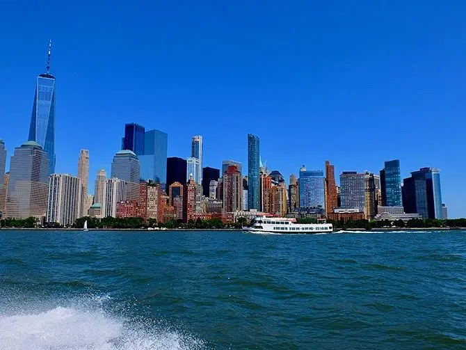 Paseo en lancha rápida en Nueva York - Vista desde la lancha