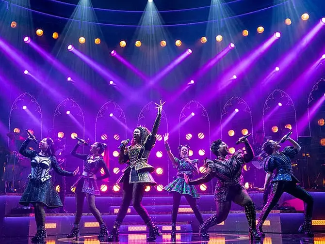 Tickets para SIX en Broadway - Escenario