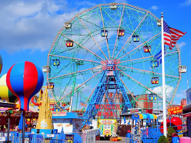 Parque de atracciones Denos Wonder Wheel en Coney Island - Ferries Wheel