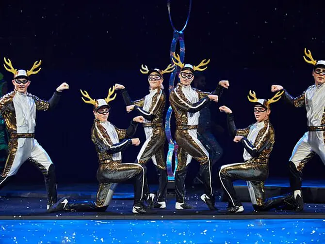 Twas the Night Before by Cirque du Soleil - Ciervo