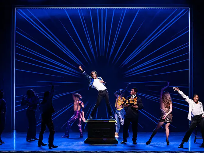 Tickets para MJ The Michael Jackson Musical en Broadway -Escena