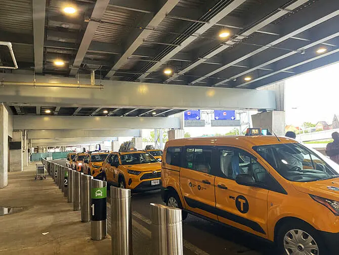 Aeropuerto de LaGuardia - Taxi
