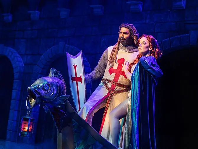 Tickets para Spamalot en Broadway - Decorado