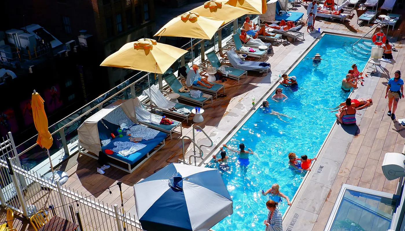 Hoteles con piscina en Nueva York - Margaritaville Resort Times Square