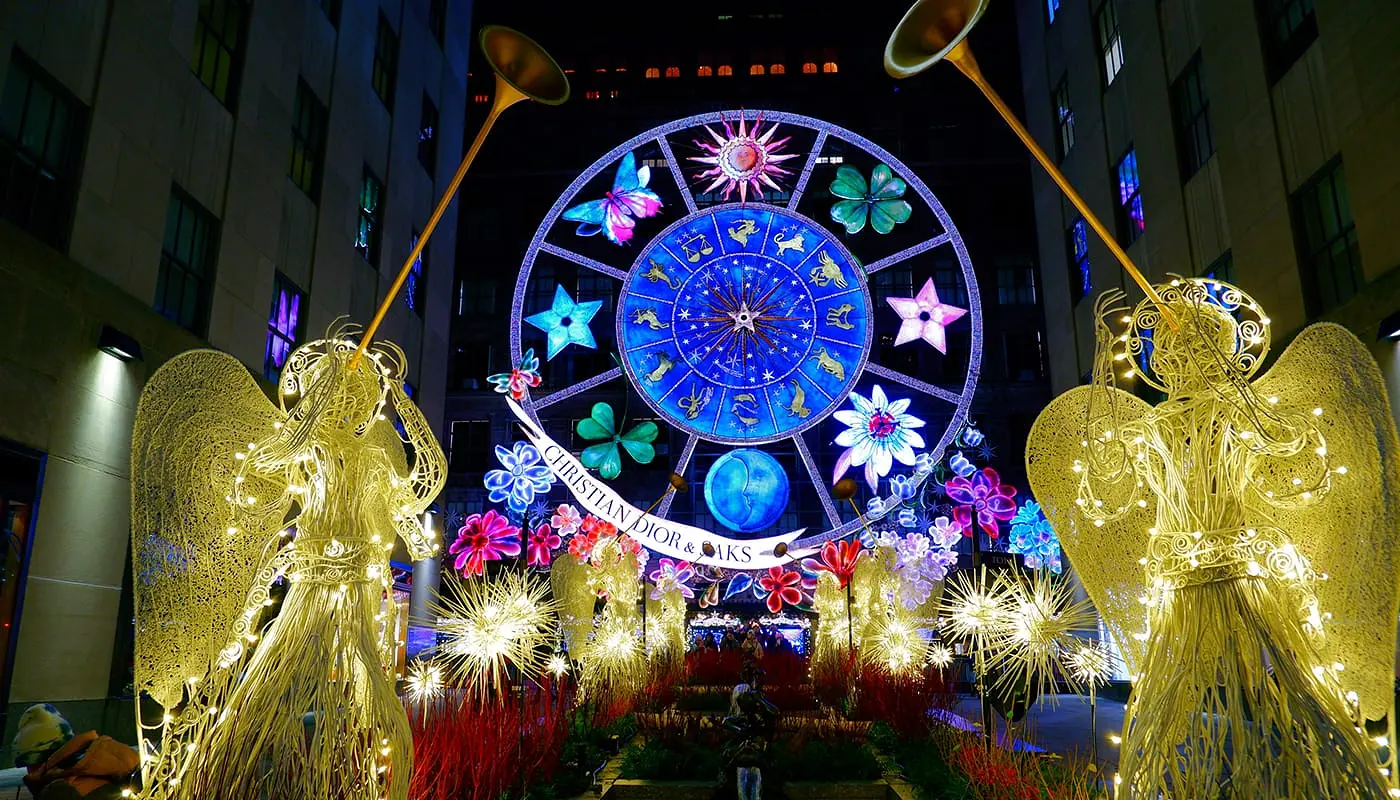 Itinerario navideño para Nueva York - Saks Fifth Avenue Holiday Light Show