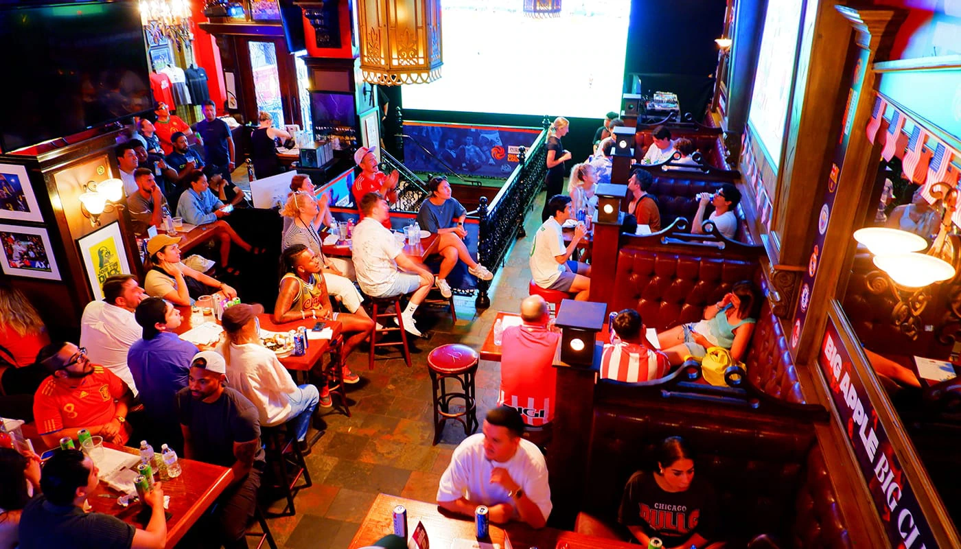 Mejores Discotecas en Nueva York - The Football Factory