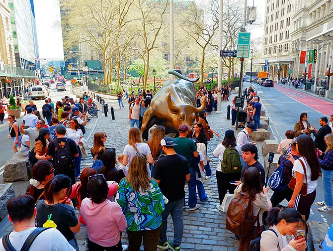 Estatua del Charging Bull en Nueva York - Atracción Popular en el Distrito Financiero